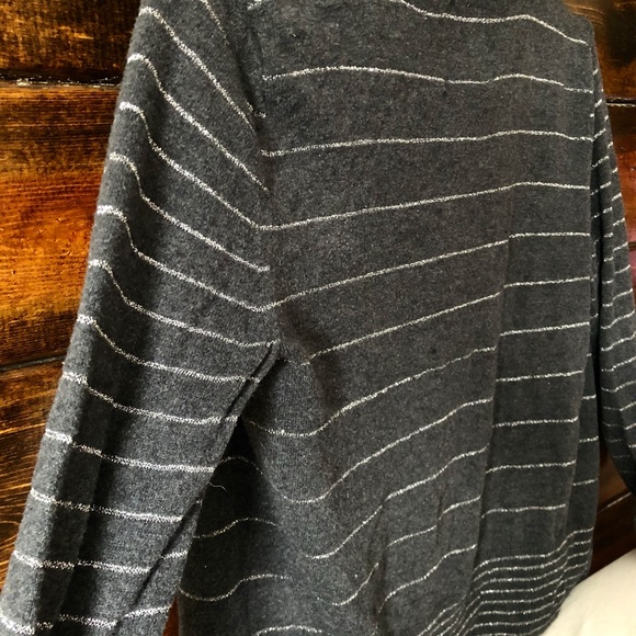 American Eagle Gray Cardigan - Picture 2 of 3